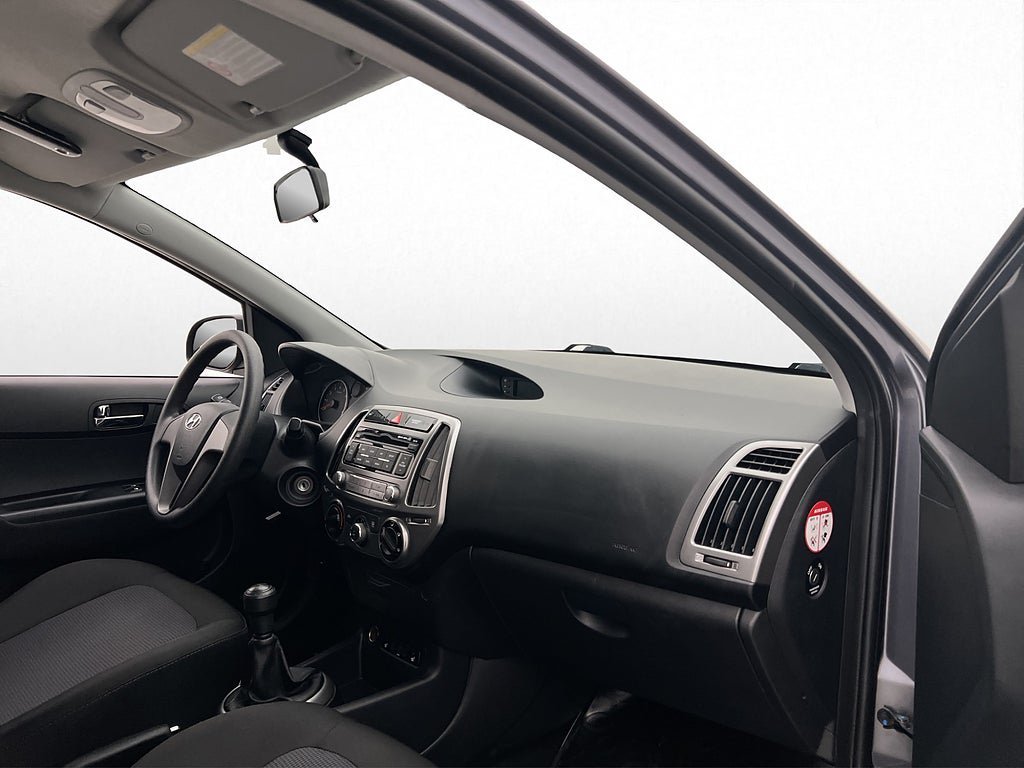 Vehicle Image 12