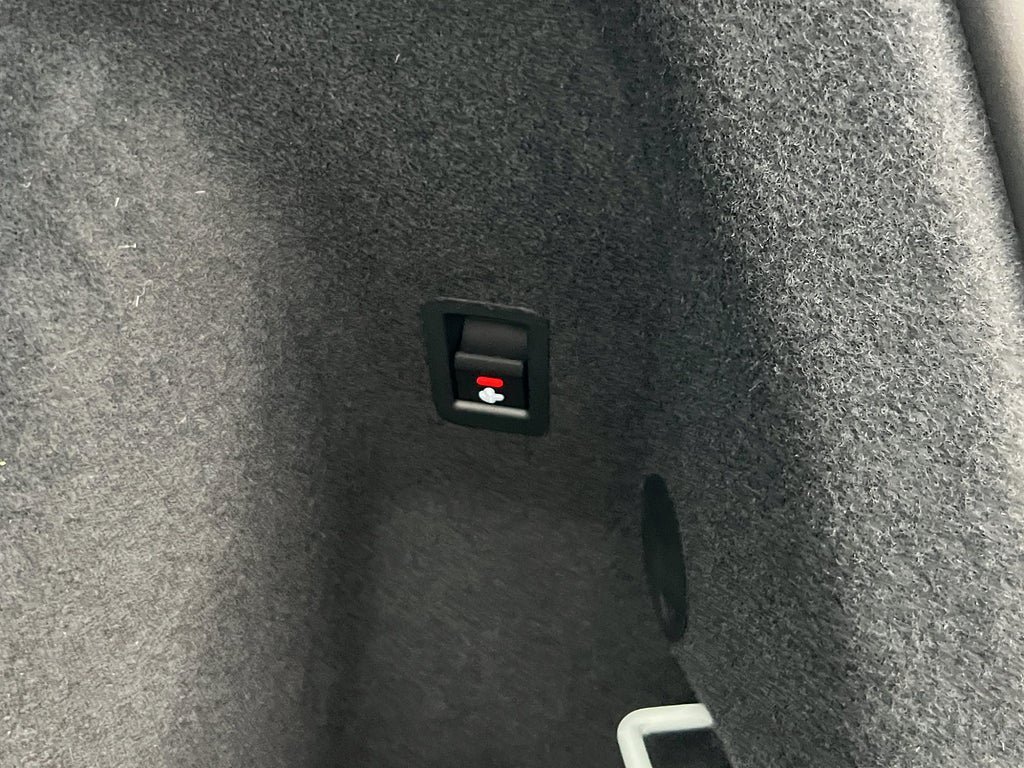Vehicle Image 23