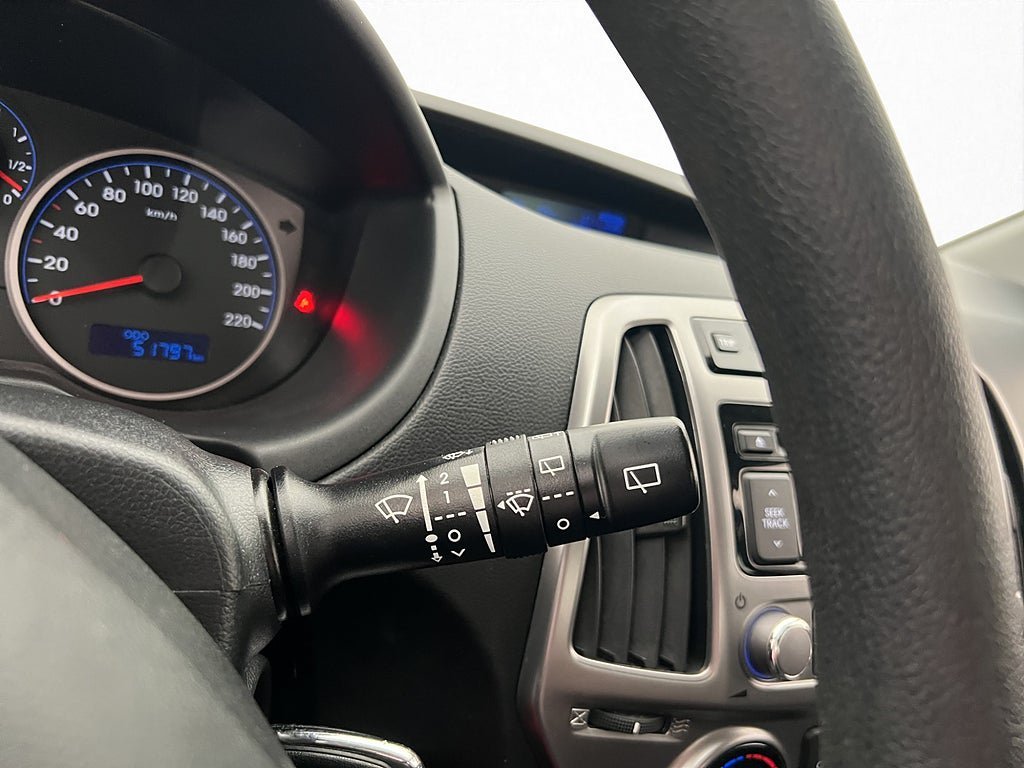 Vehicle Image 17
