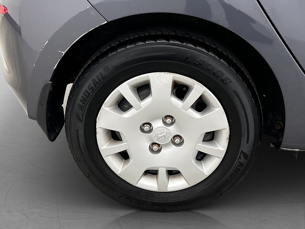 Vehicle Image 21