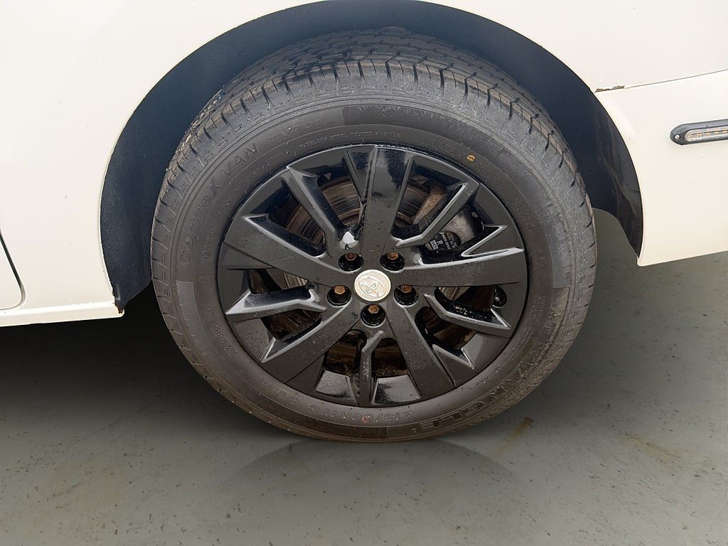 Vehicle Image 33