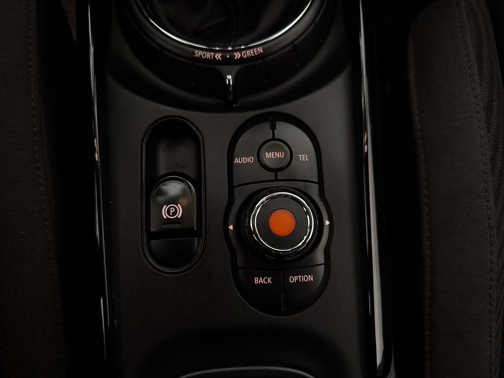 Vehicle Image 23