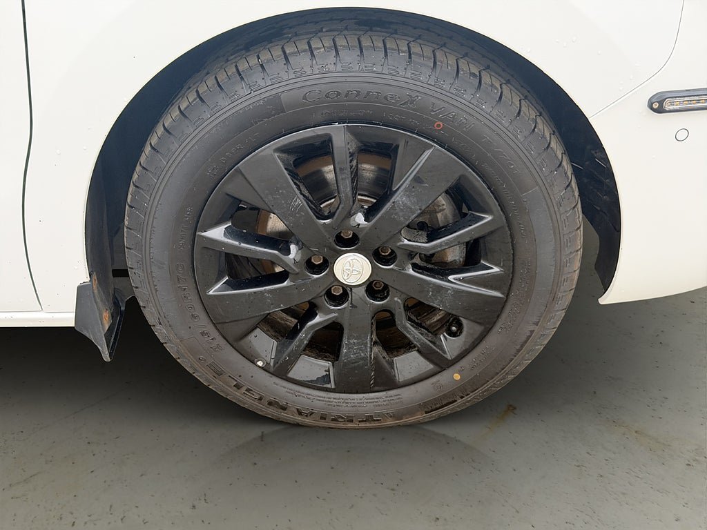 Vehicle Image 35