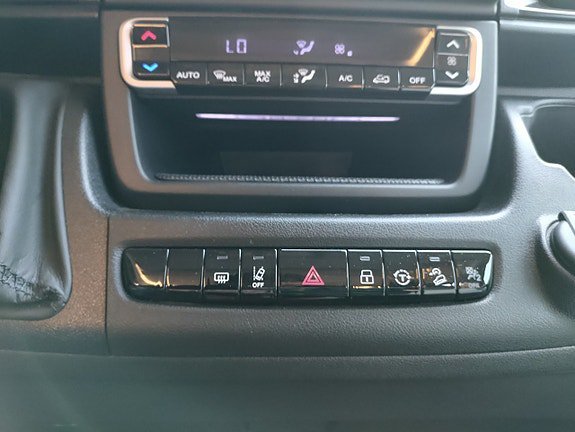 Vehicle Image 27