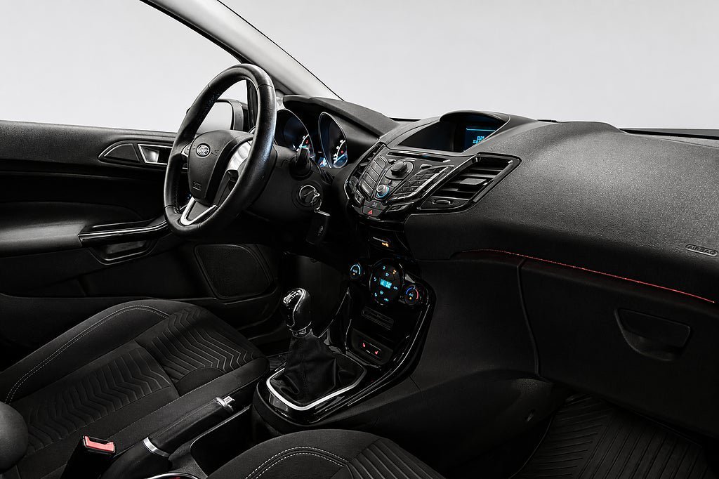 Vehicle Image 9