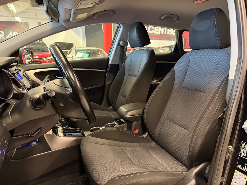 Vehicle Image 13