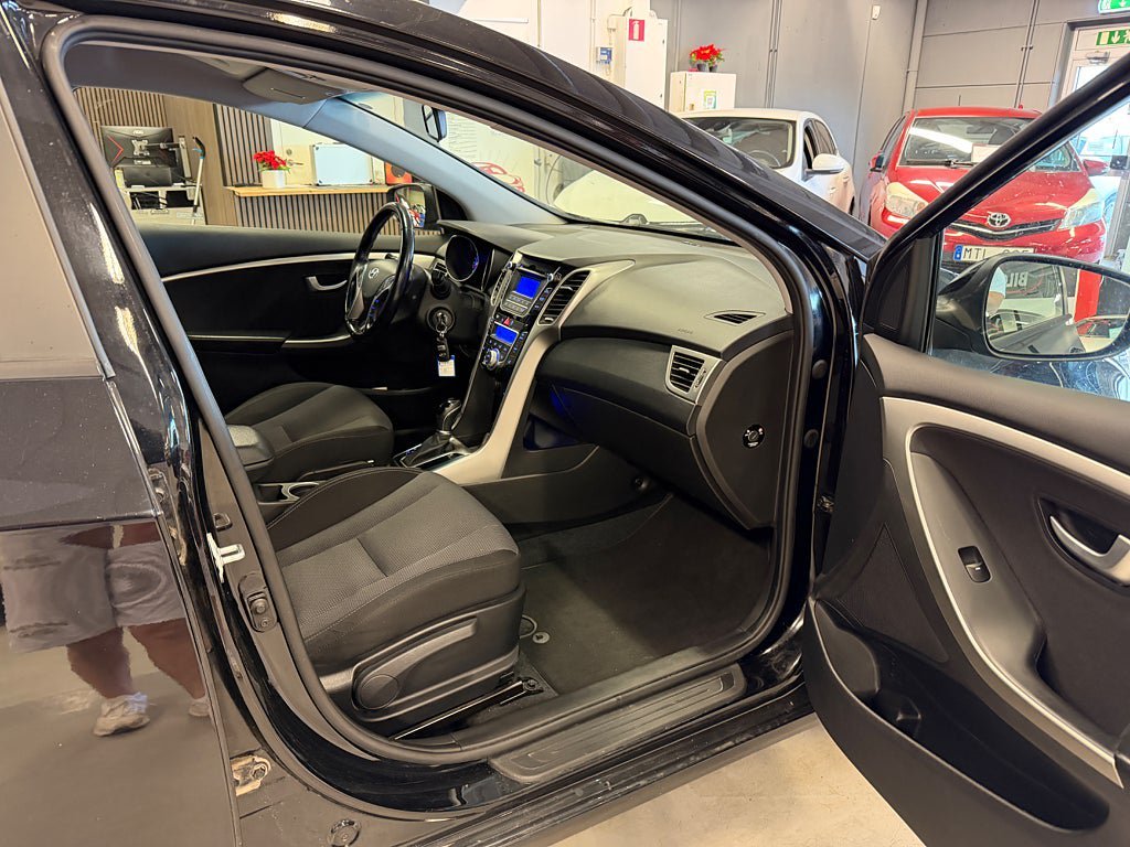 Vehicle Image 14
