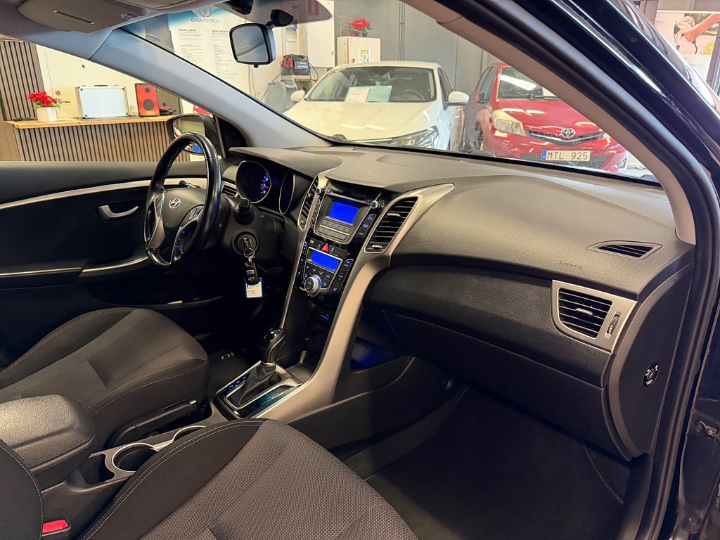 Vehicle Image 15