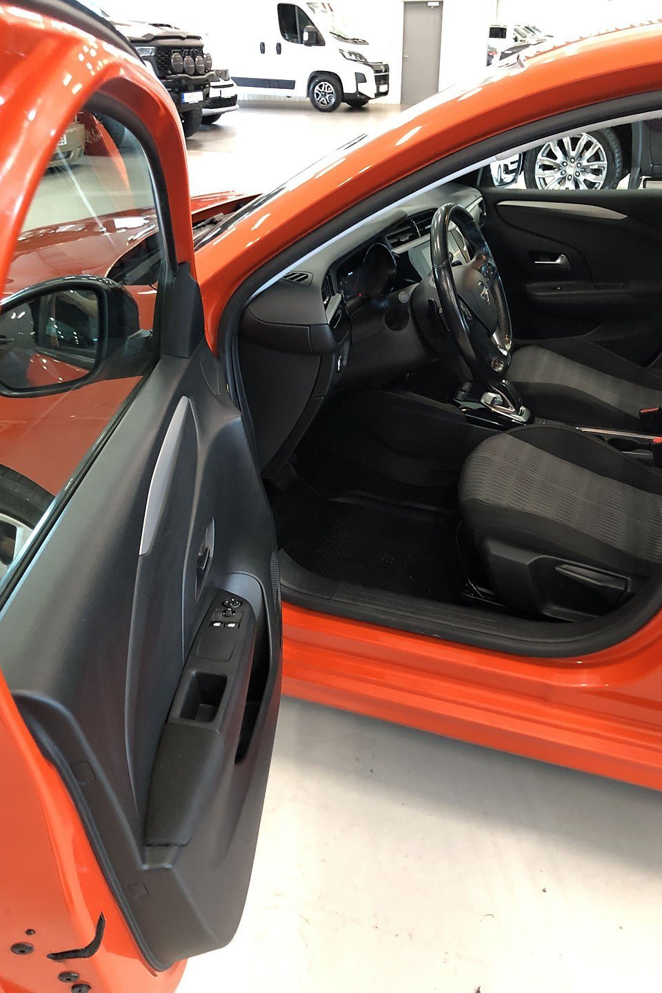Vehicle Image 11