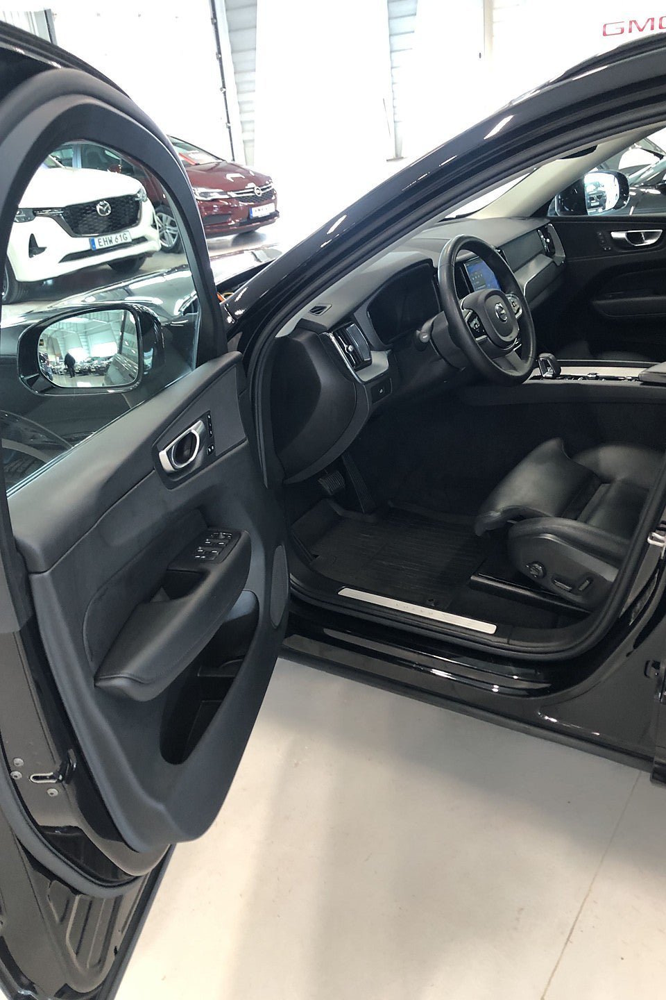 Vehicle Image 16