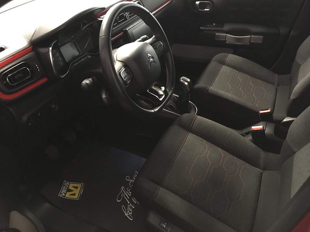 Vehicle Image 7