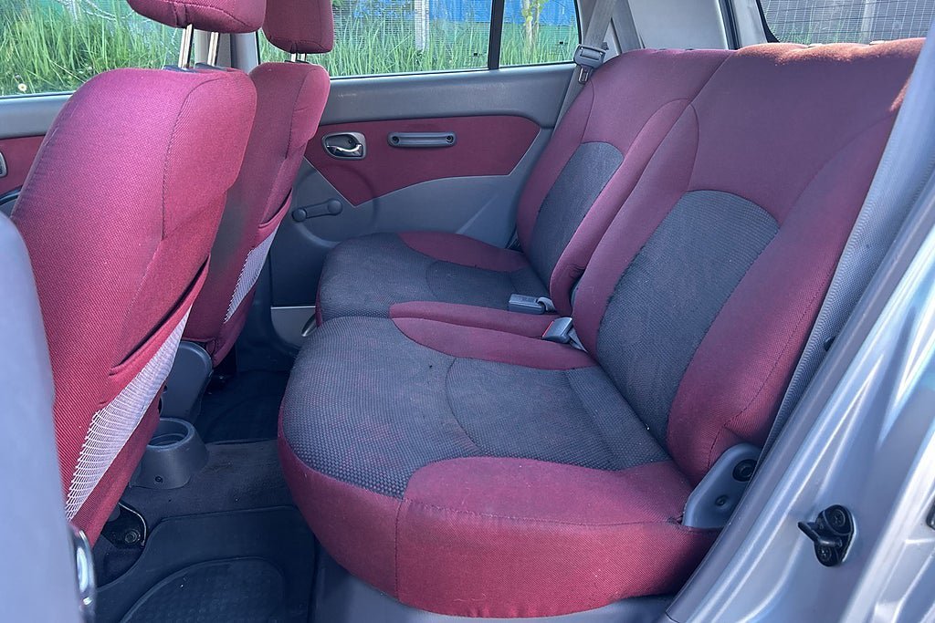 Vehicle Image 12