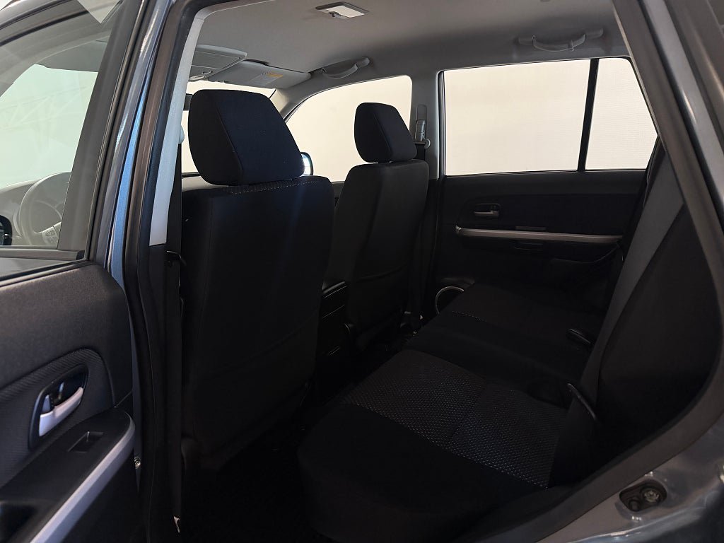 Vehicle Image 10