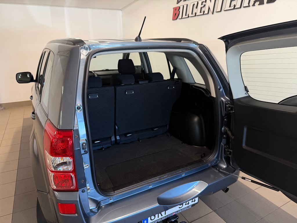 Vehicle Image 12