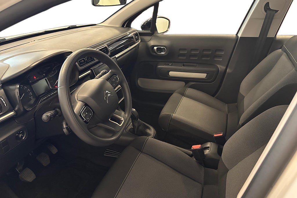 Vehicle Image 12