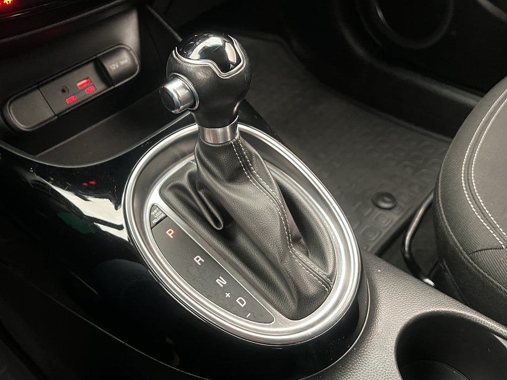 Vehicle Image 22