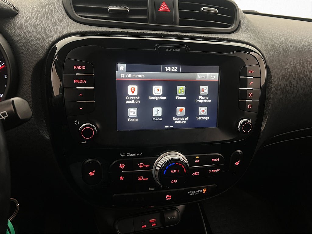 Vehicle Image 25
