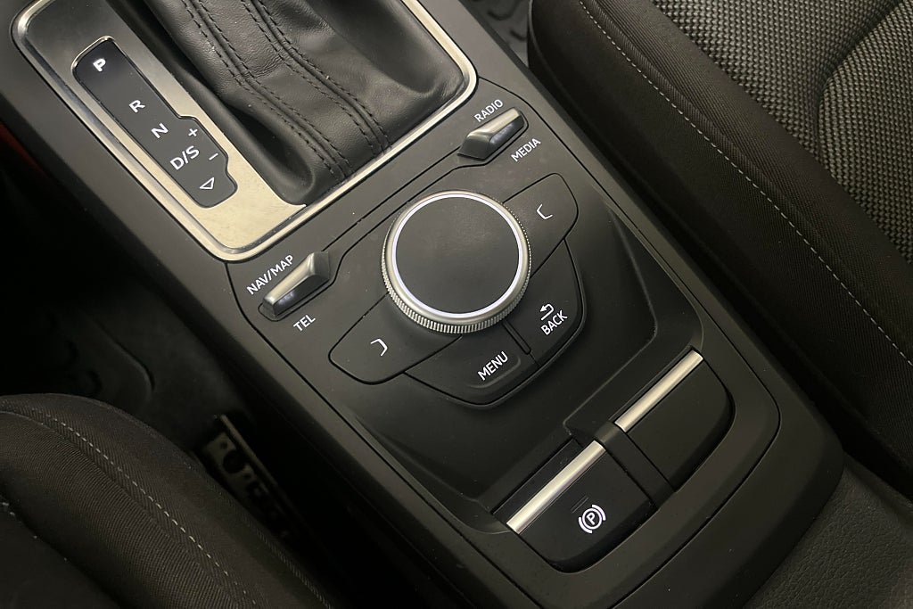 Vehicle Image 22