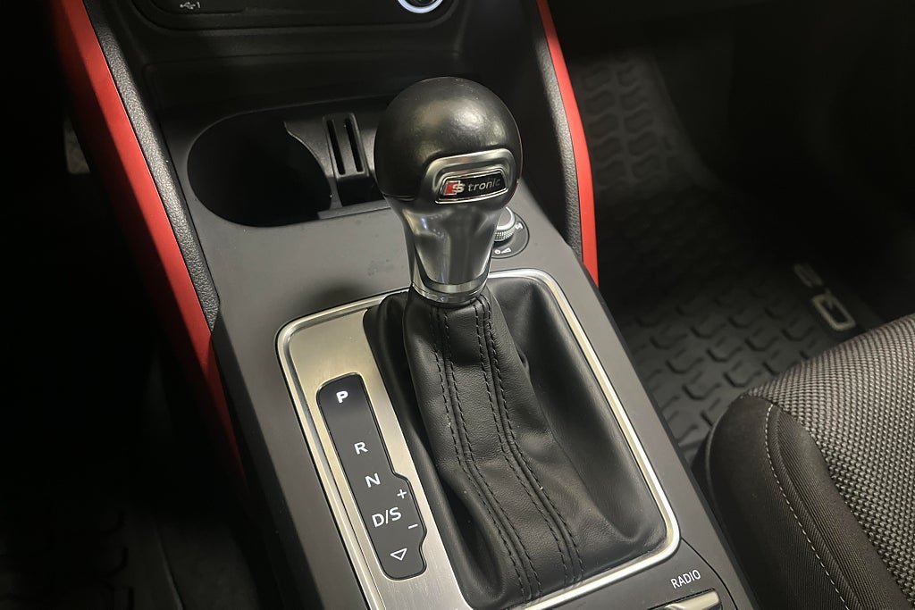 Vehicle Image 23