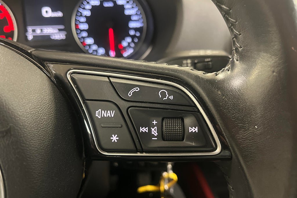Vehicle Image 26