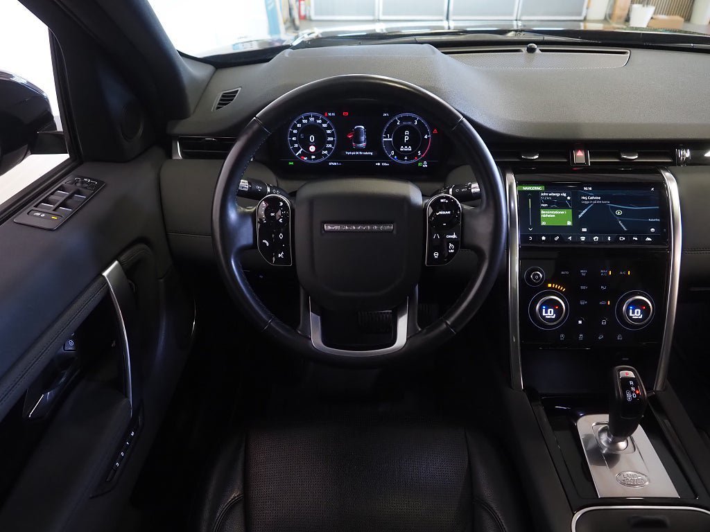 Vehicle Image 16