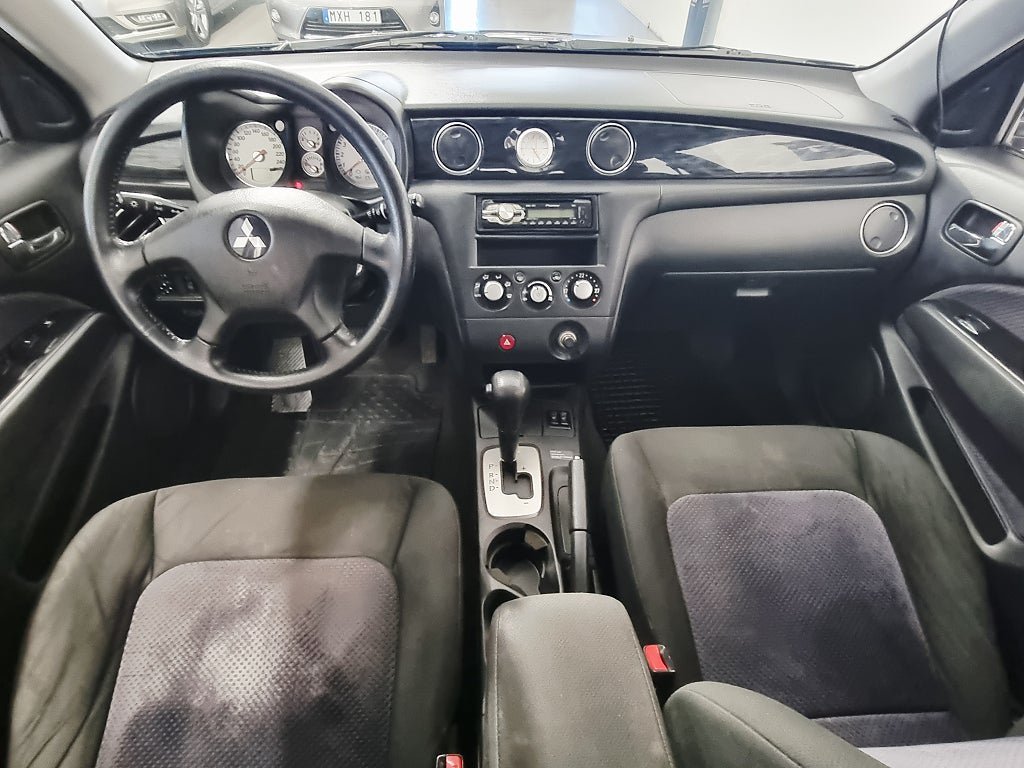 Vehicle Image 11