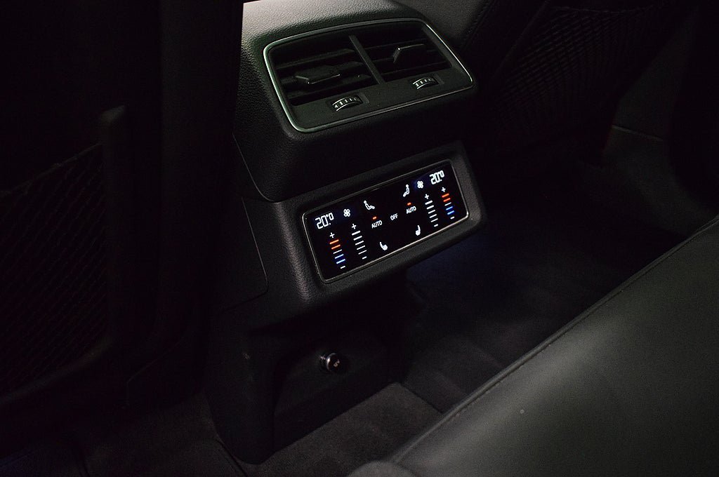 Vehicle Image 28