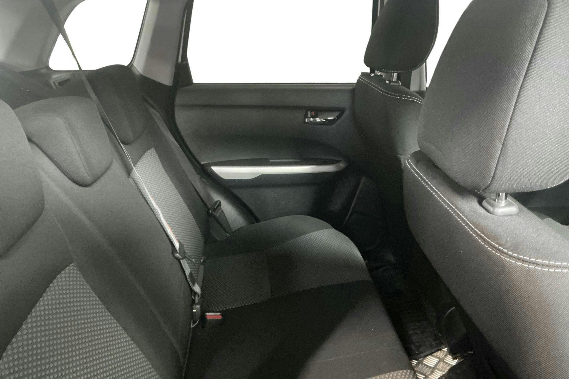 Vehicle Image 8