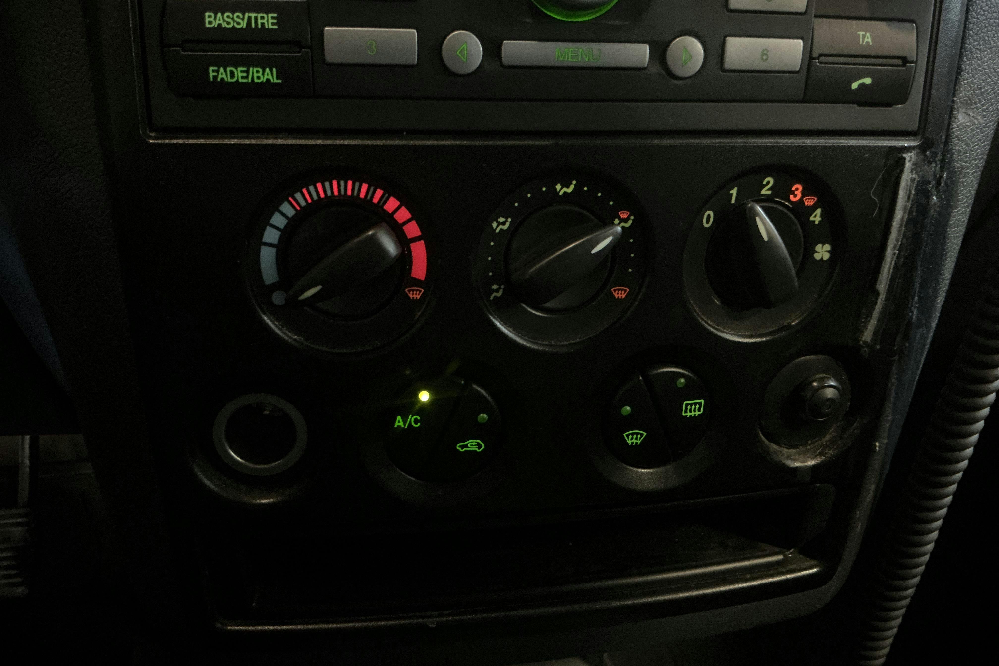 Vehicle Image 14