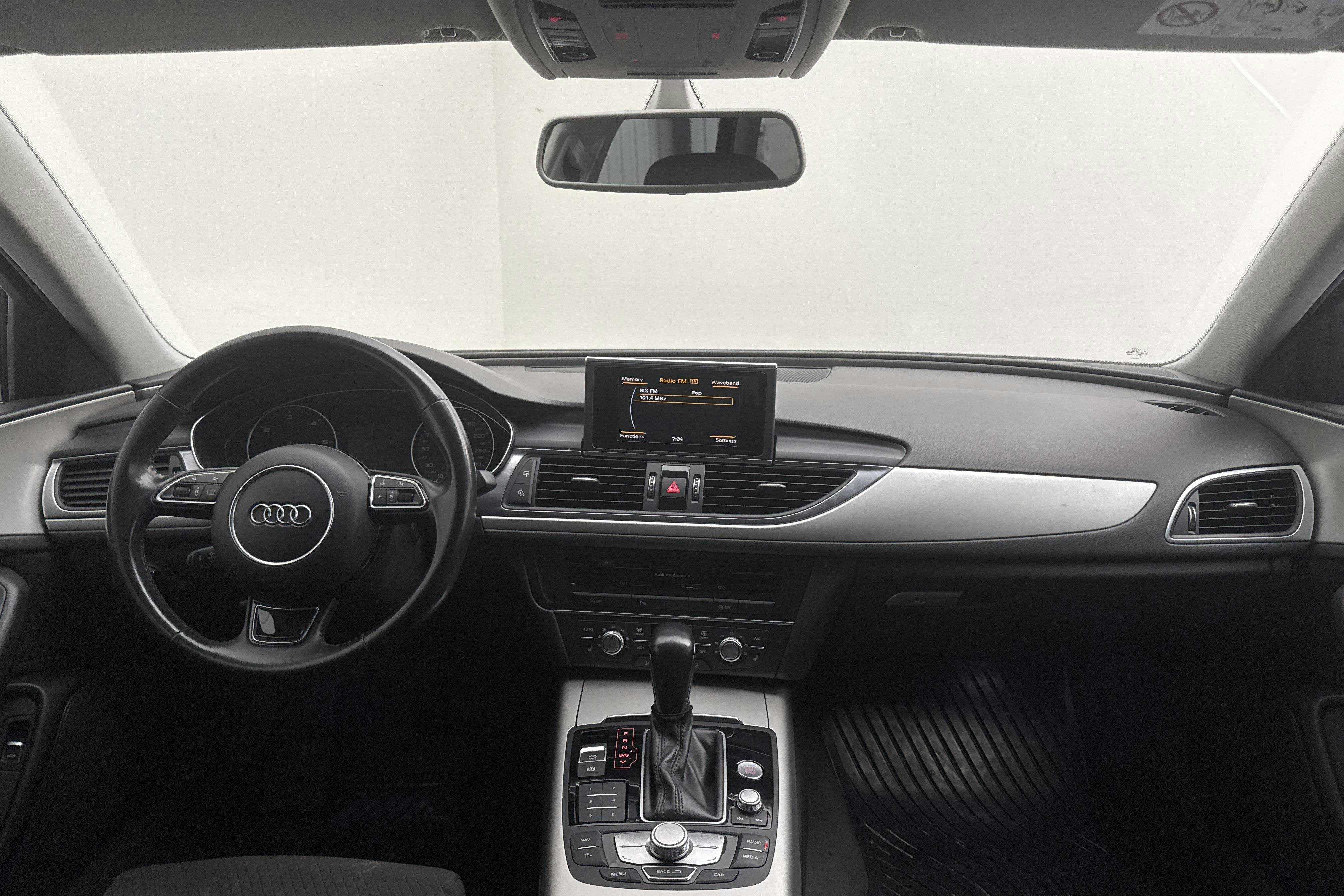 Vehicle Image 6