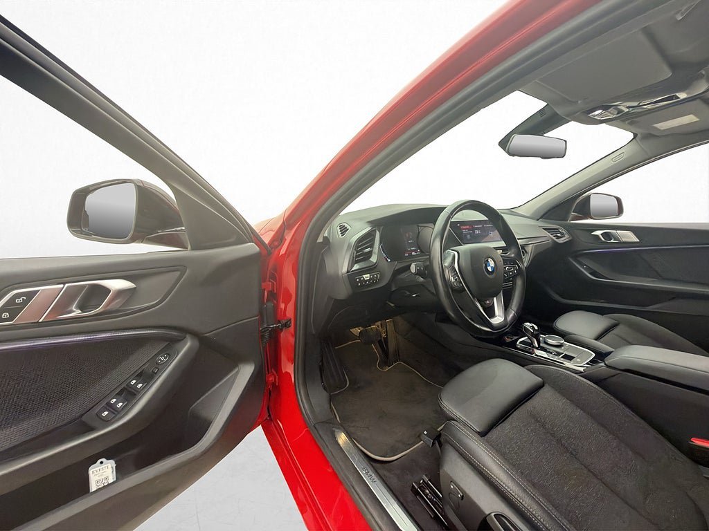 Vehicle Image 10