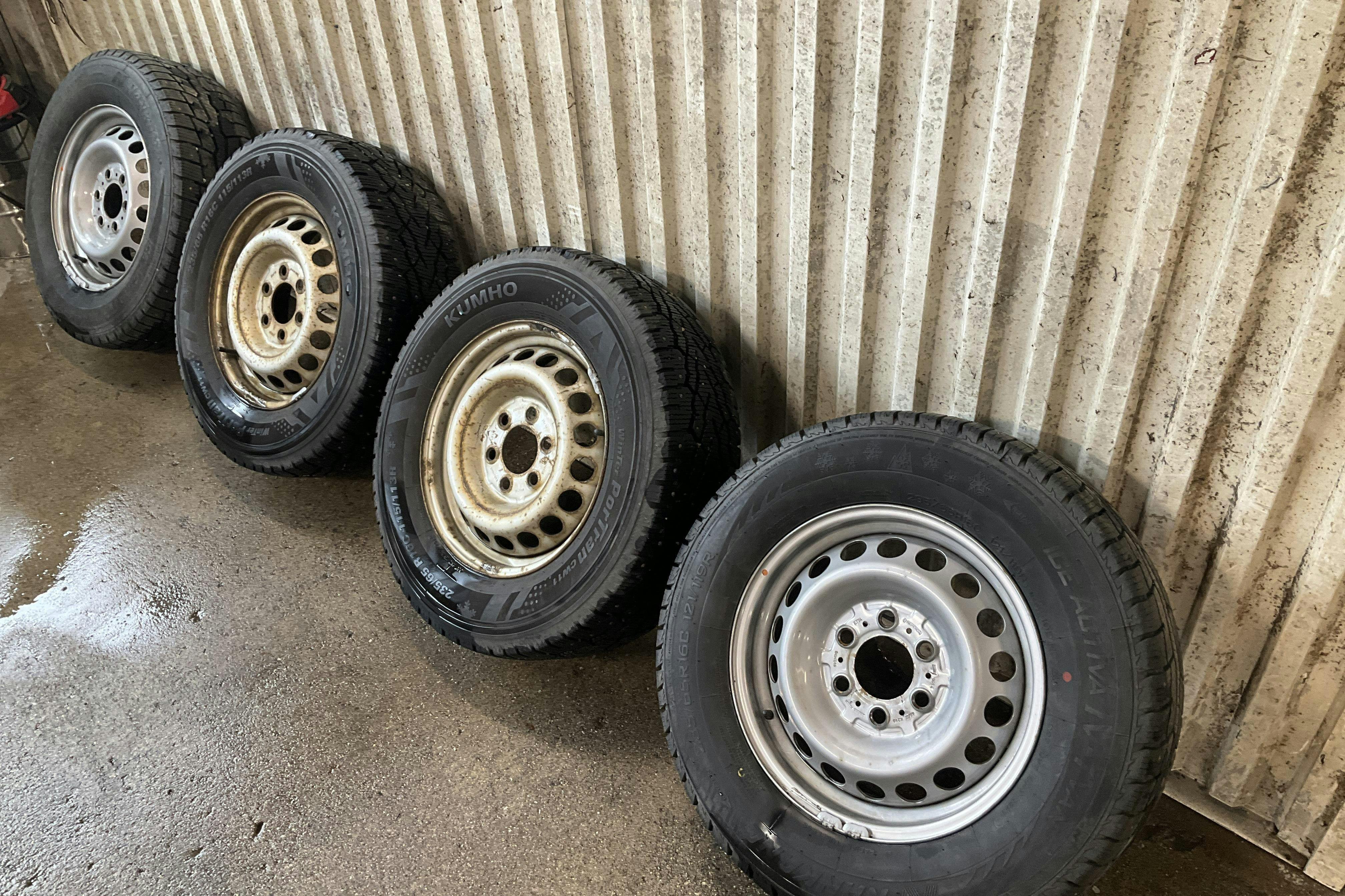 Vehicle Image 13