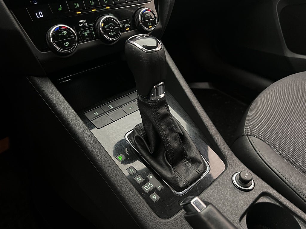 Vehicle Image 26