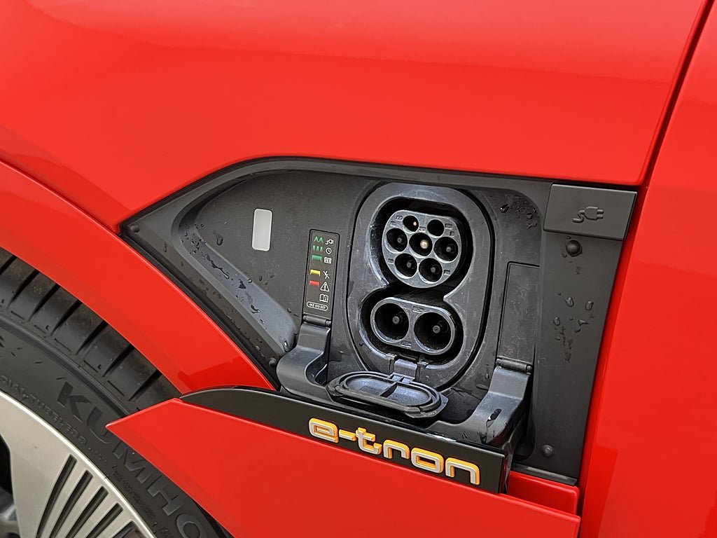 Vehicle Image 38