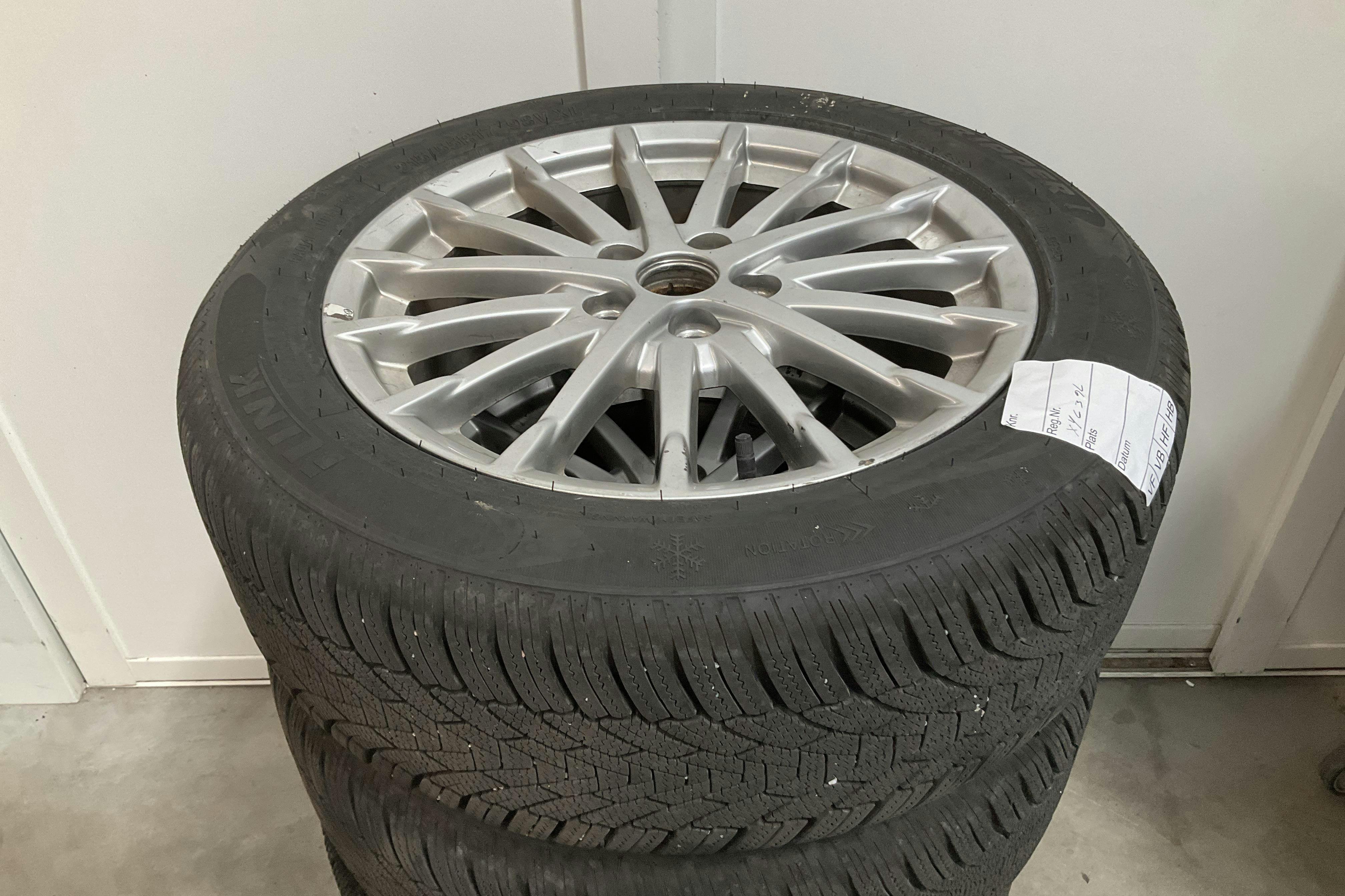 Vehicle Image 13