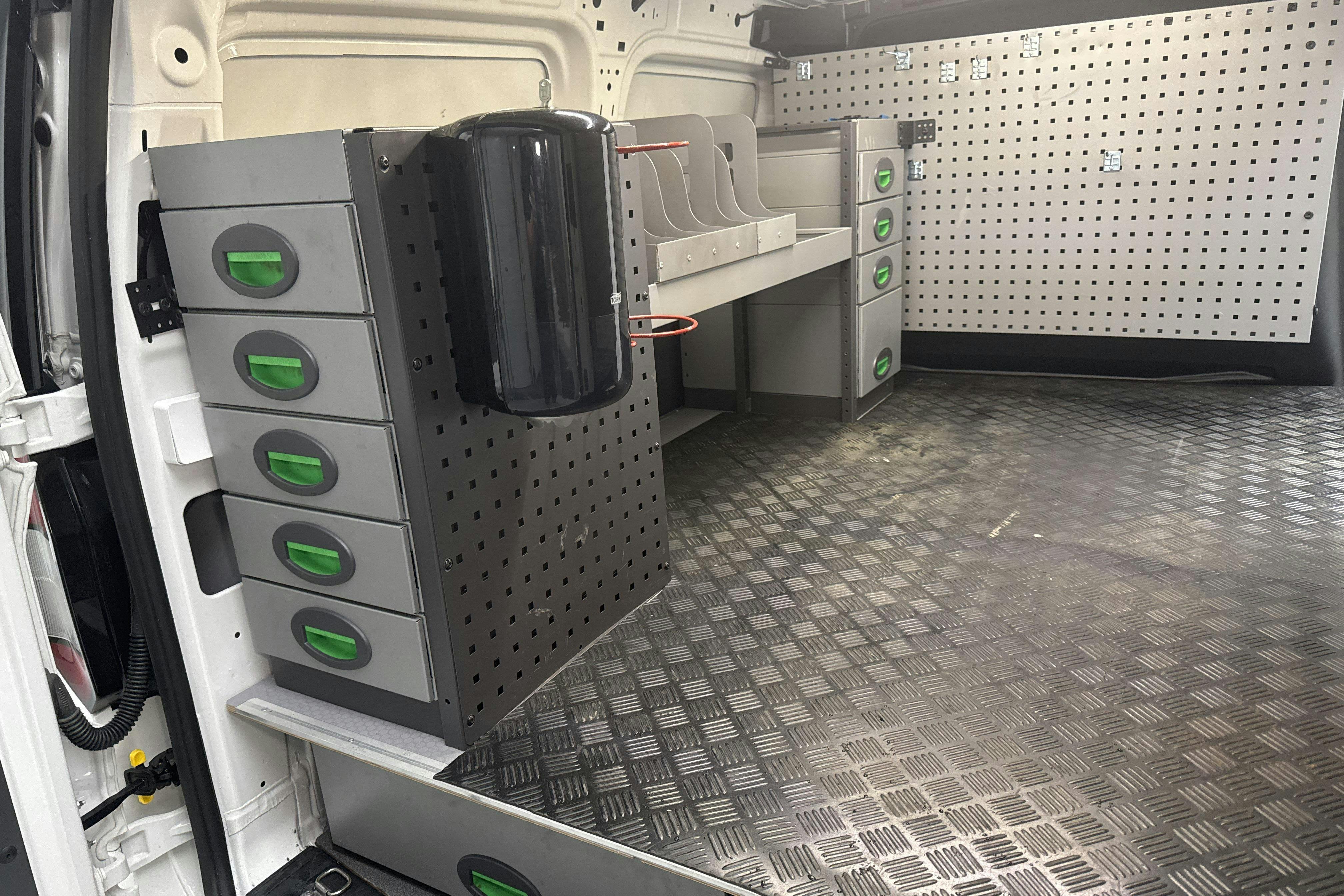 Vehicle Image 13