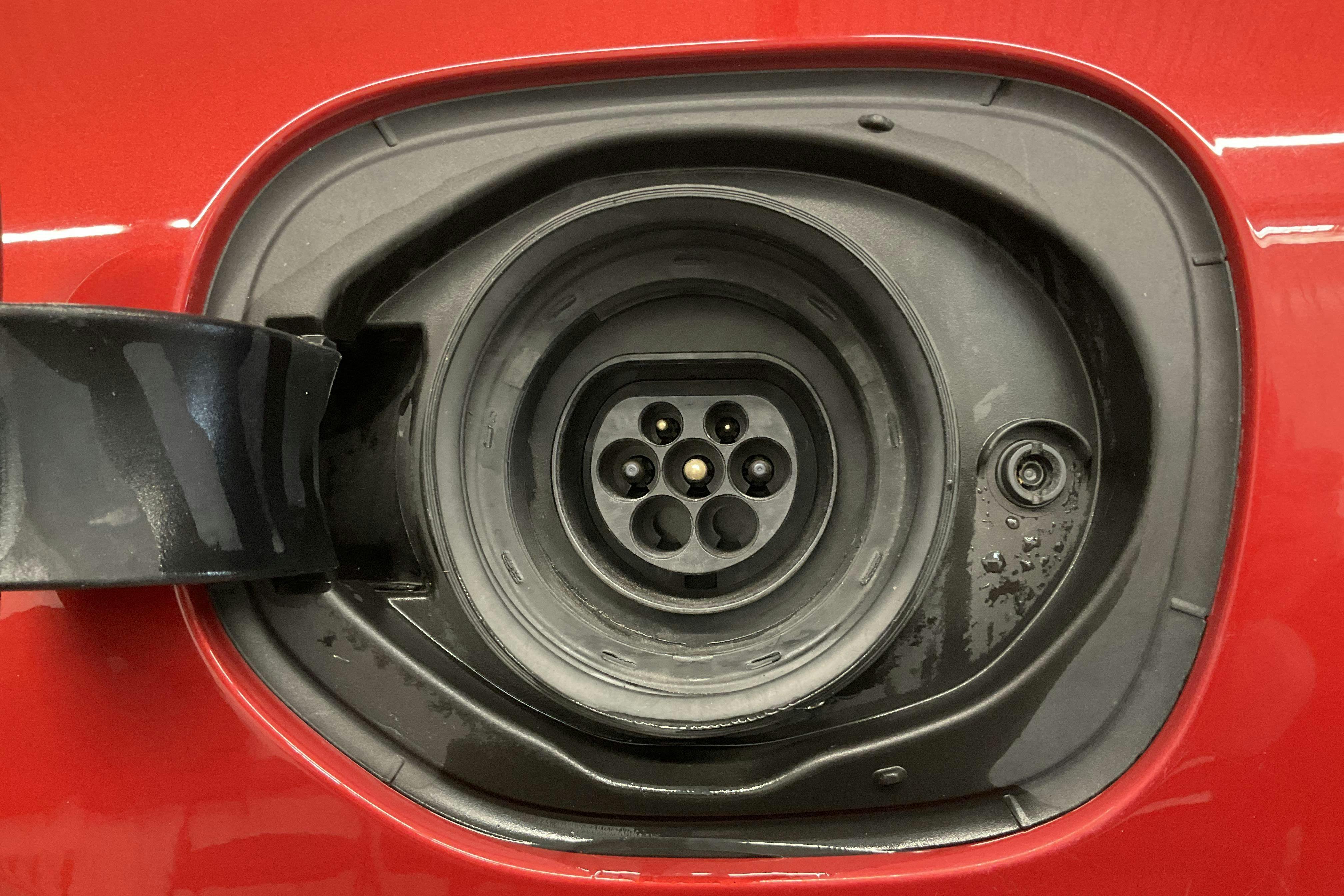 Vehicle Image 16