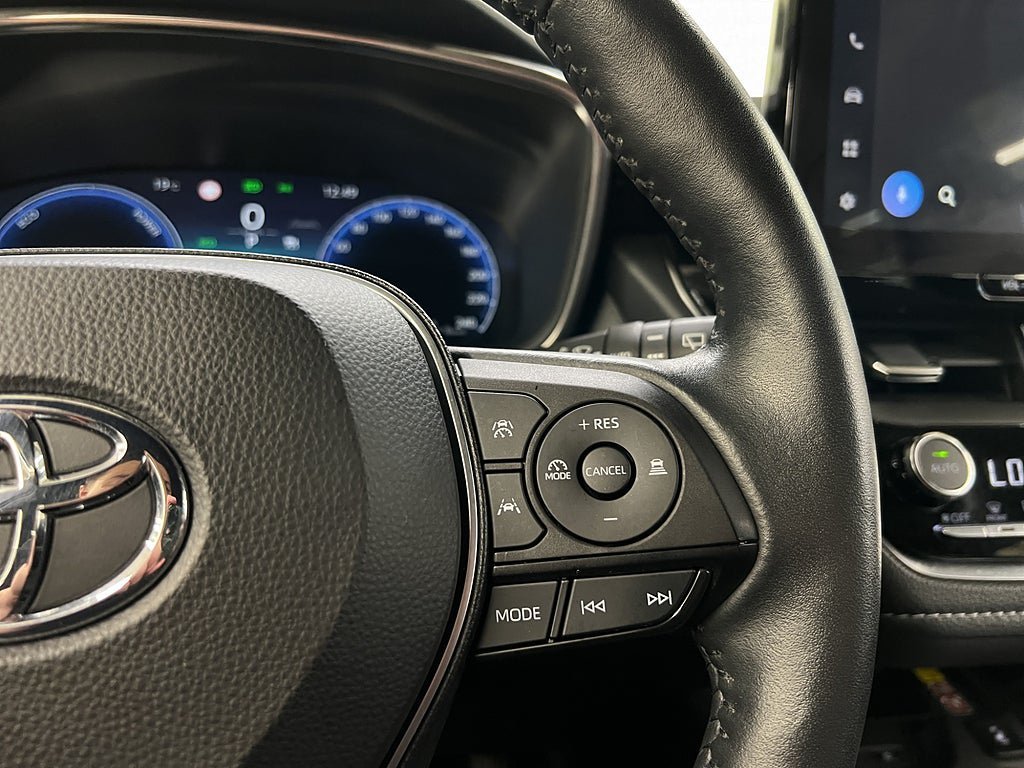 Vehicle Image 16