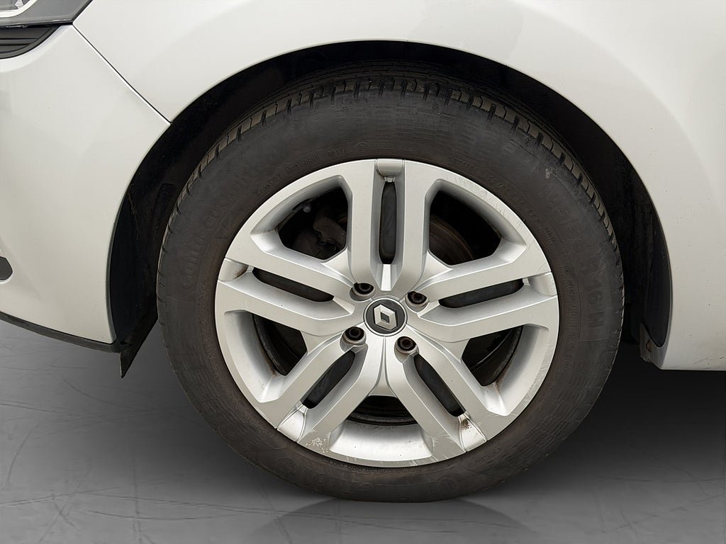 Vehicle Image 25