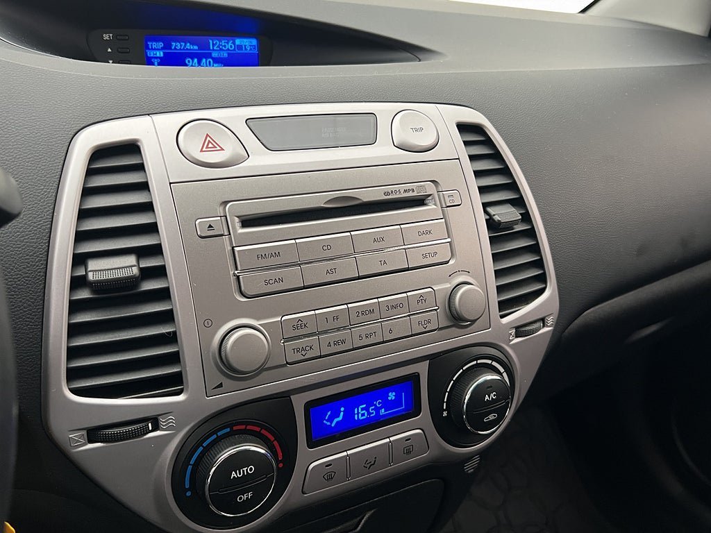 Vehicle Image 21