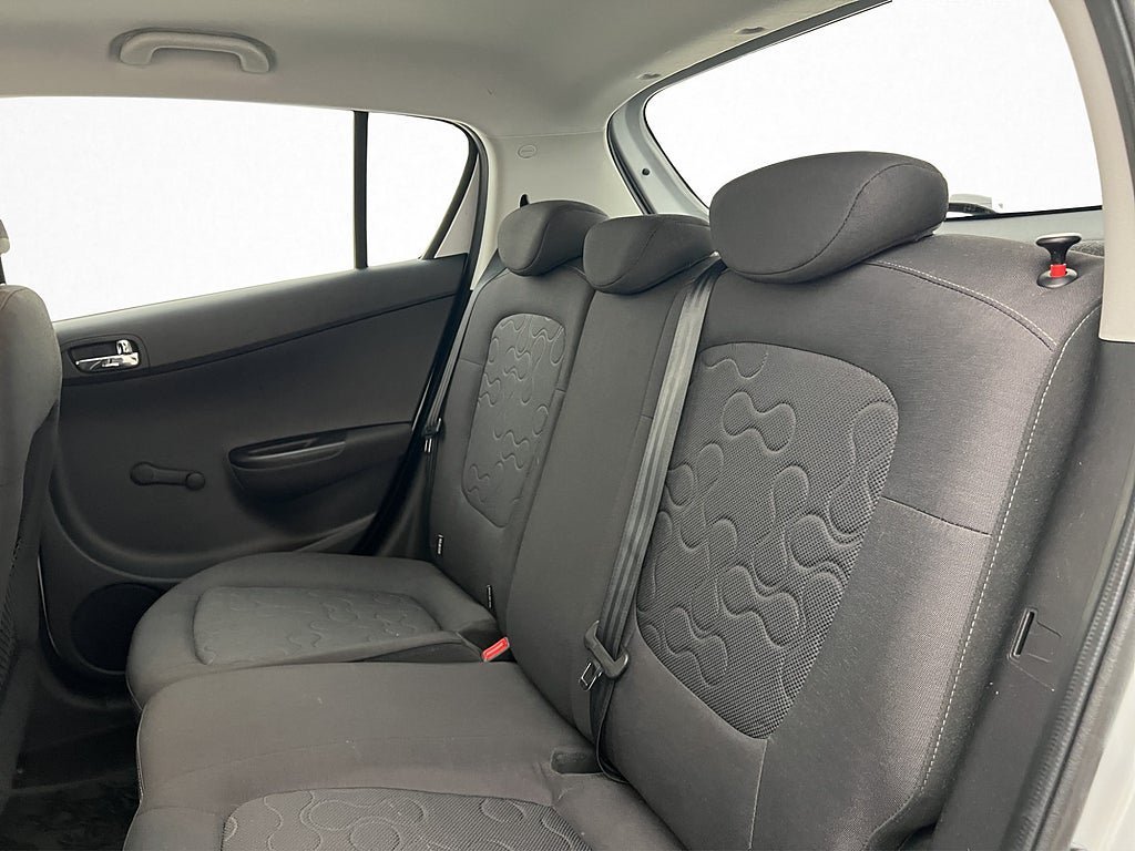 Vehicle Image 24