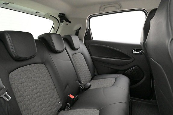 Vehicle Image 24