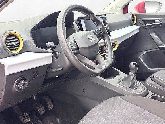 Vehicle Image 13
