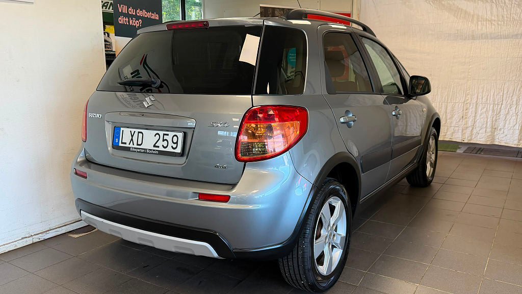Vehicle Image 6