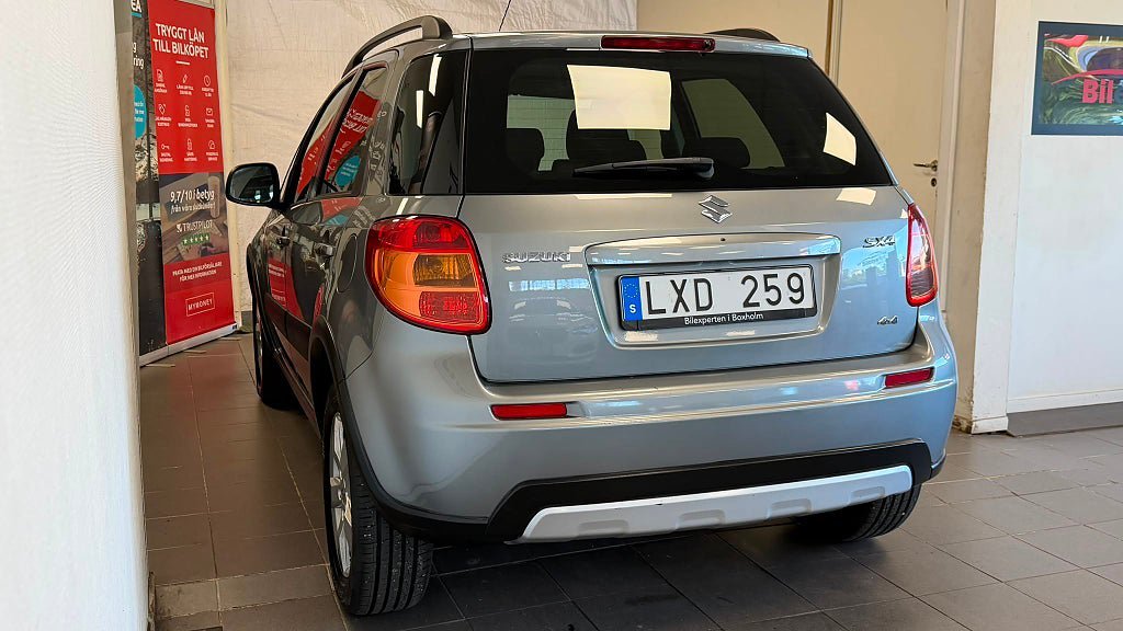 Vehicle Image 8