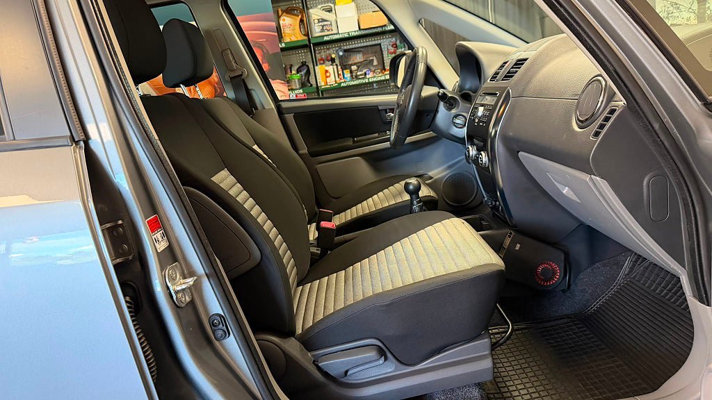 Vehicle Image 15