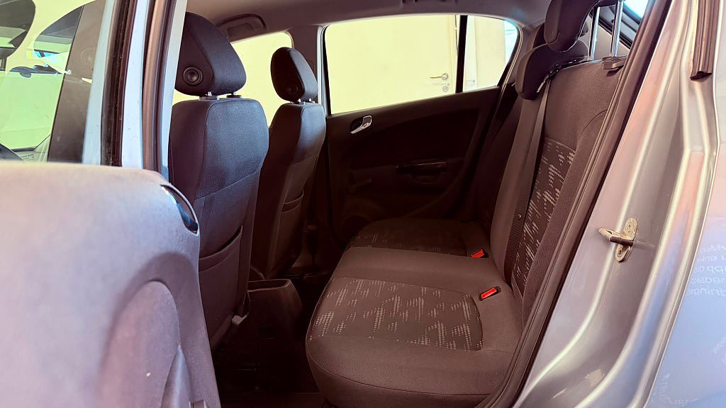 Vehicle Image 18