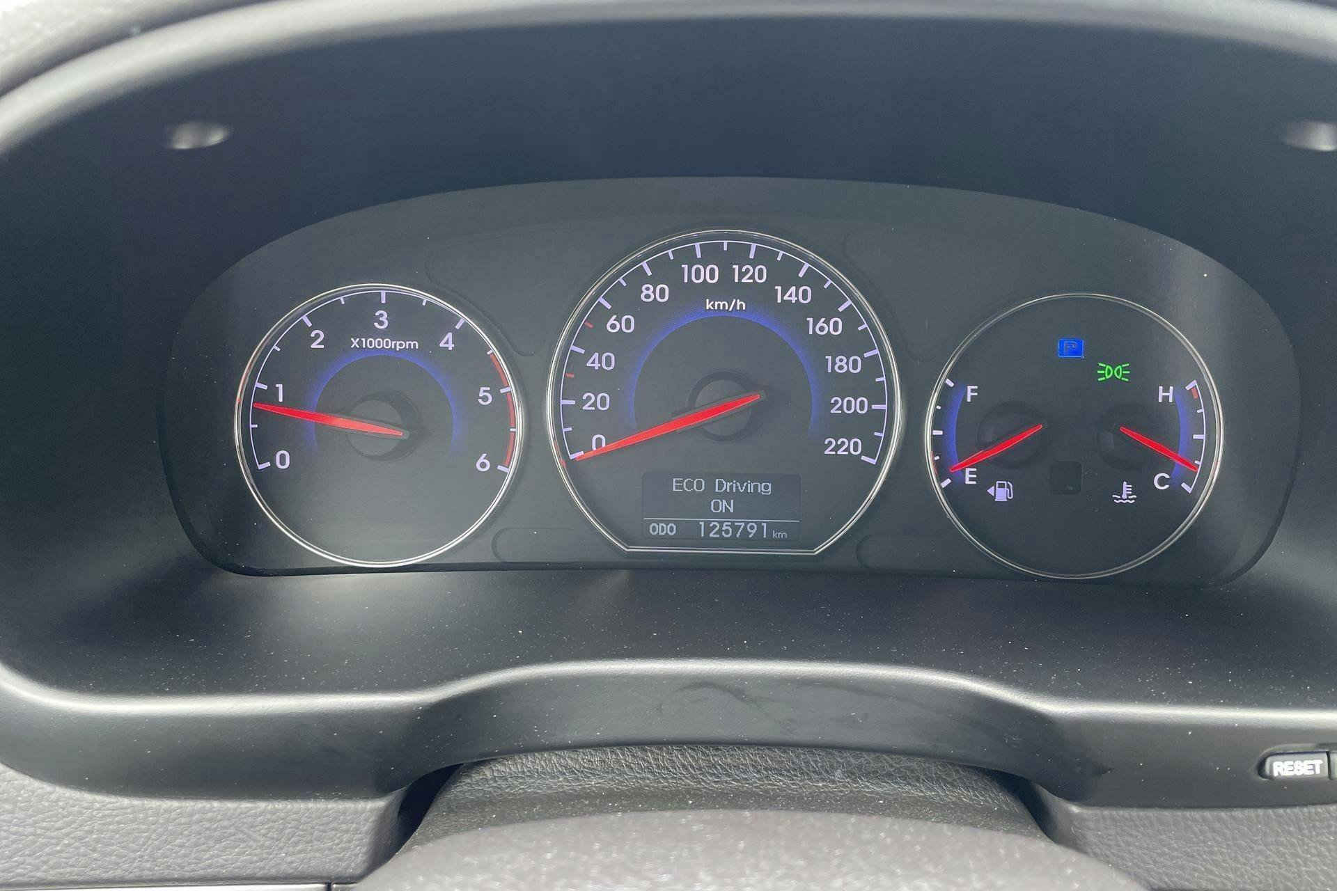 Vehicle Image 10