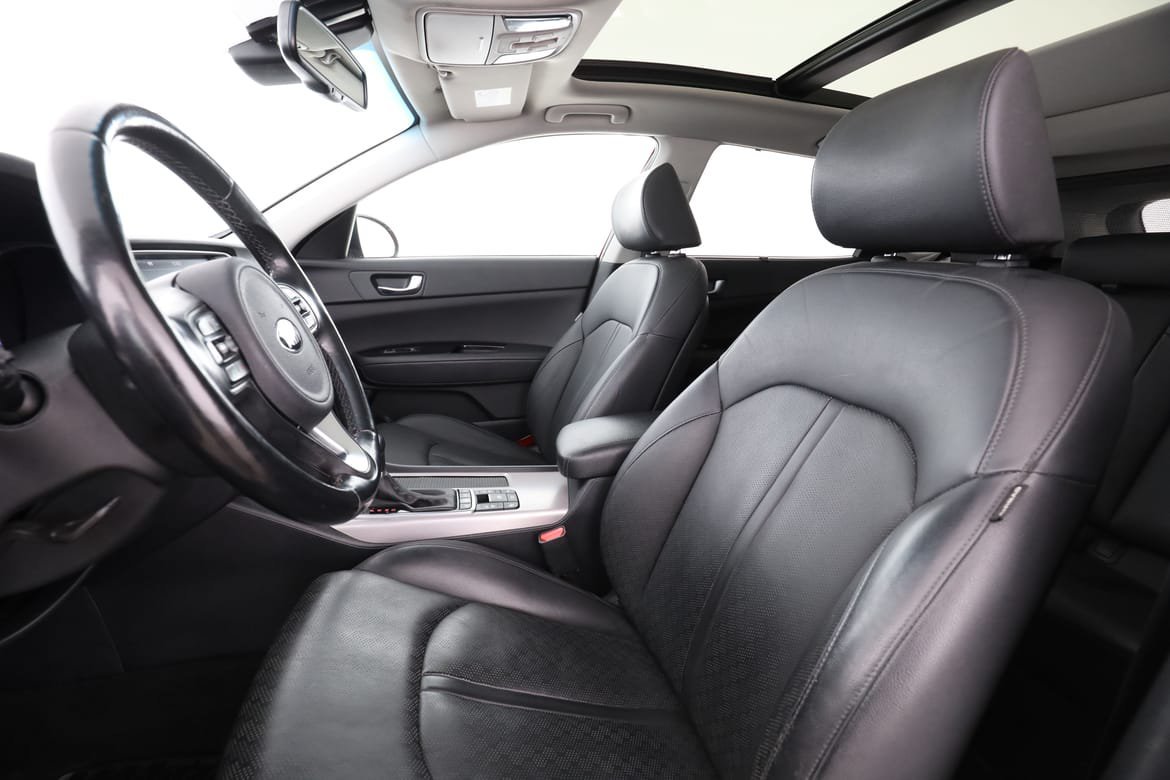 Vehicle Image 11