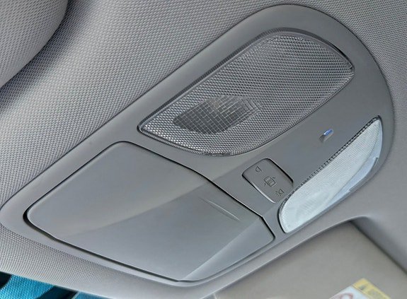 Vehicle Image 25